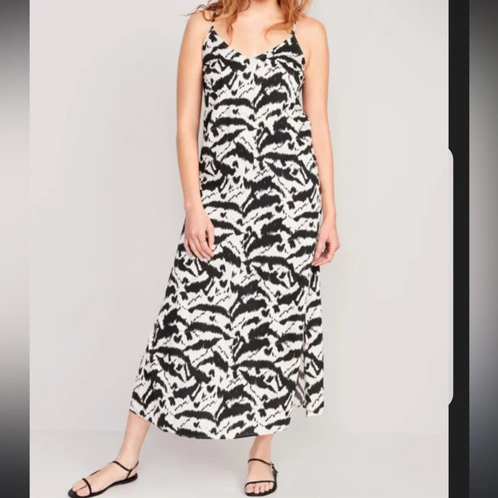 Small NWT Old Navy Tie Back Maxi Dress‎ White Black Floral Tropical Animal Print